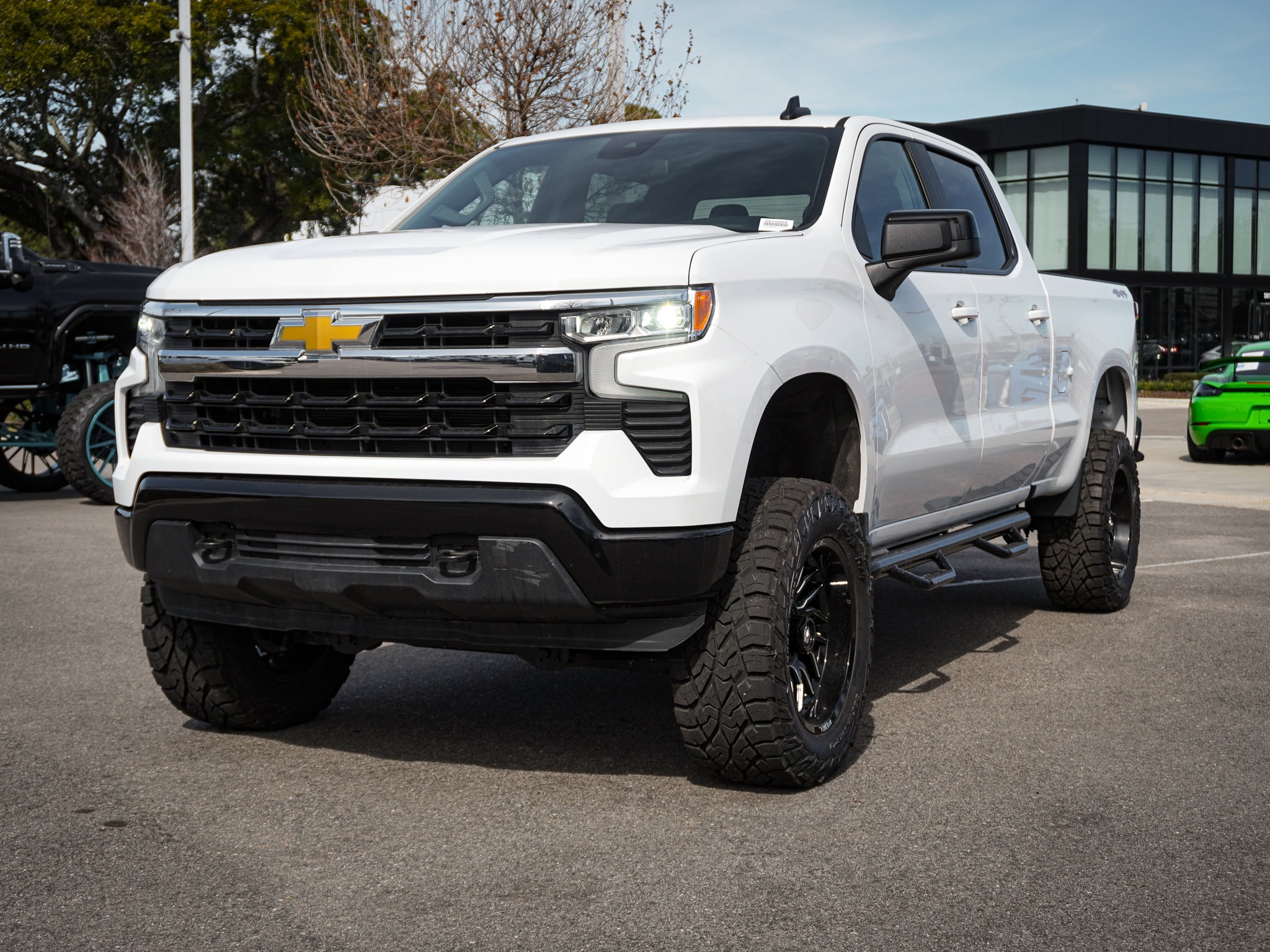 2025 Chevrolet Silverado 1500 LT photo 2