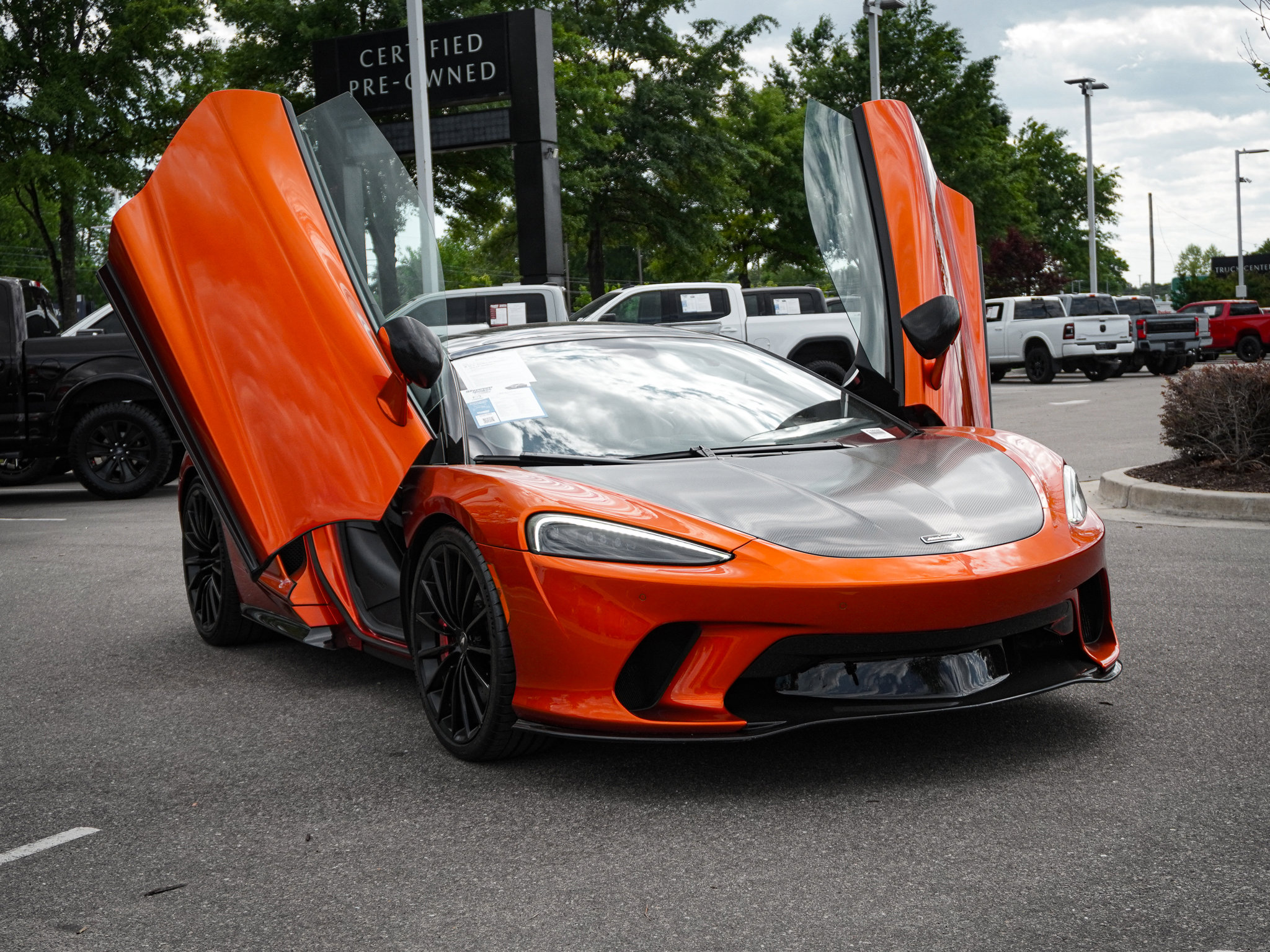 2022 Mclaren GT photo 2