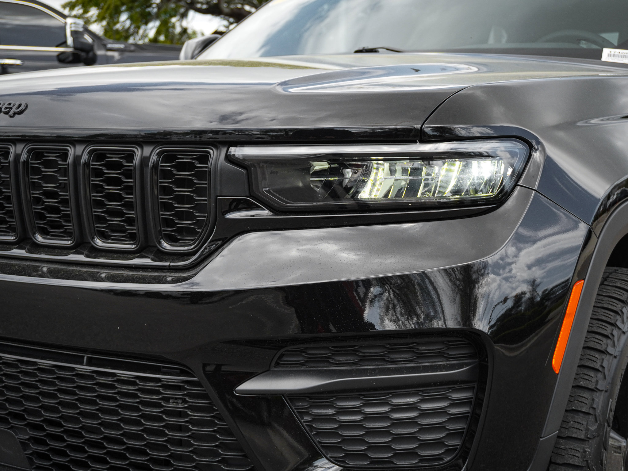 2023 Jeep Grand Cherokee Altitude photo 4