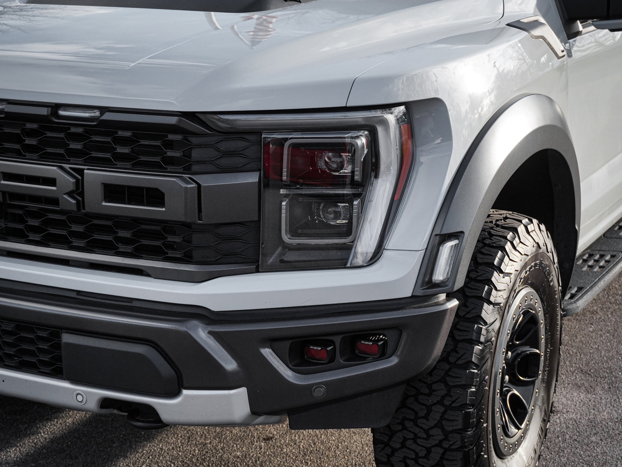 2023 Ford F-150 Raptor photo 4
