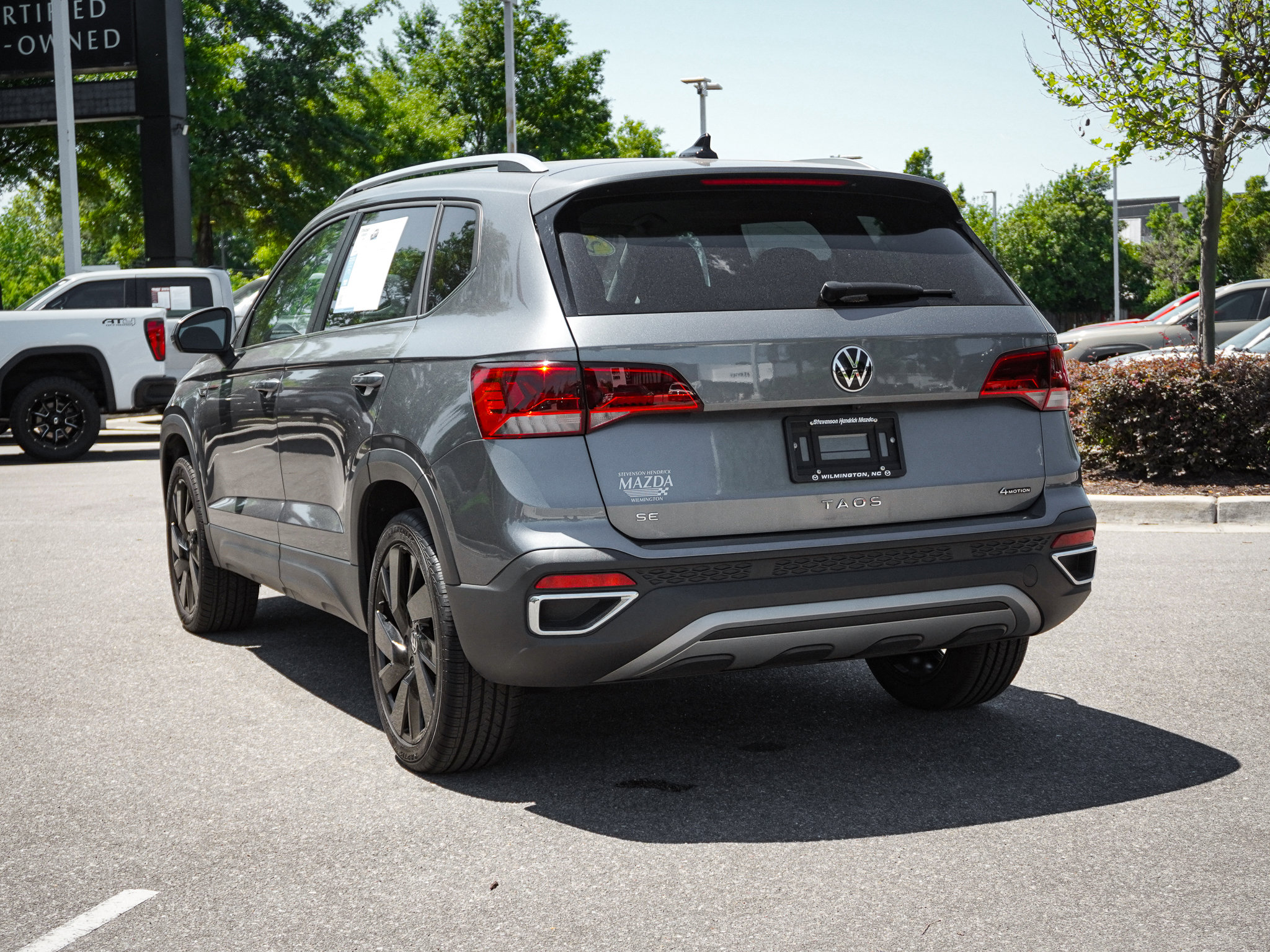 2024 Volkswagen Taos SE photo 6