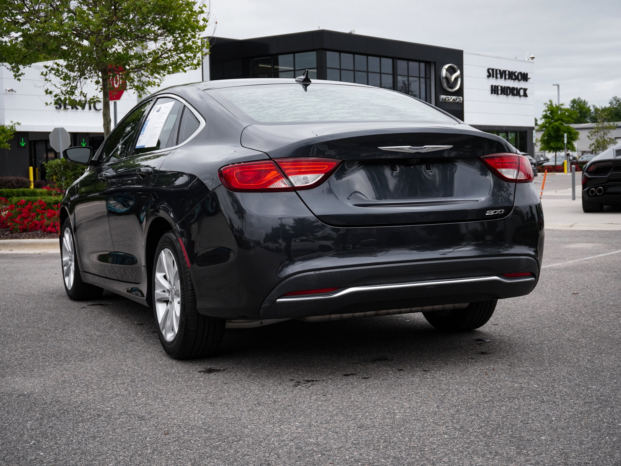 2017 Chrysler 200 Limited Platinum photo 6