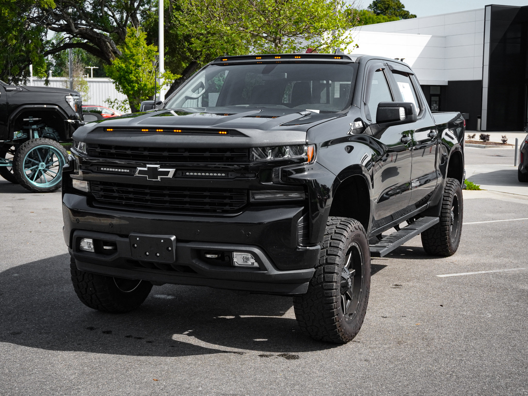 2020 Chevrolet Silverado 1500 RST photo 2