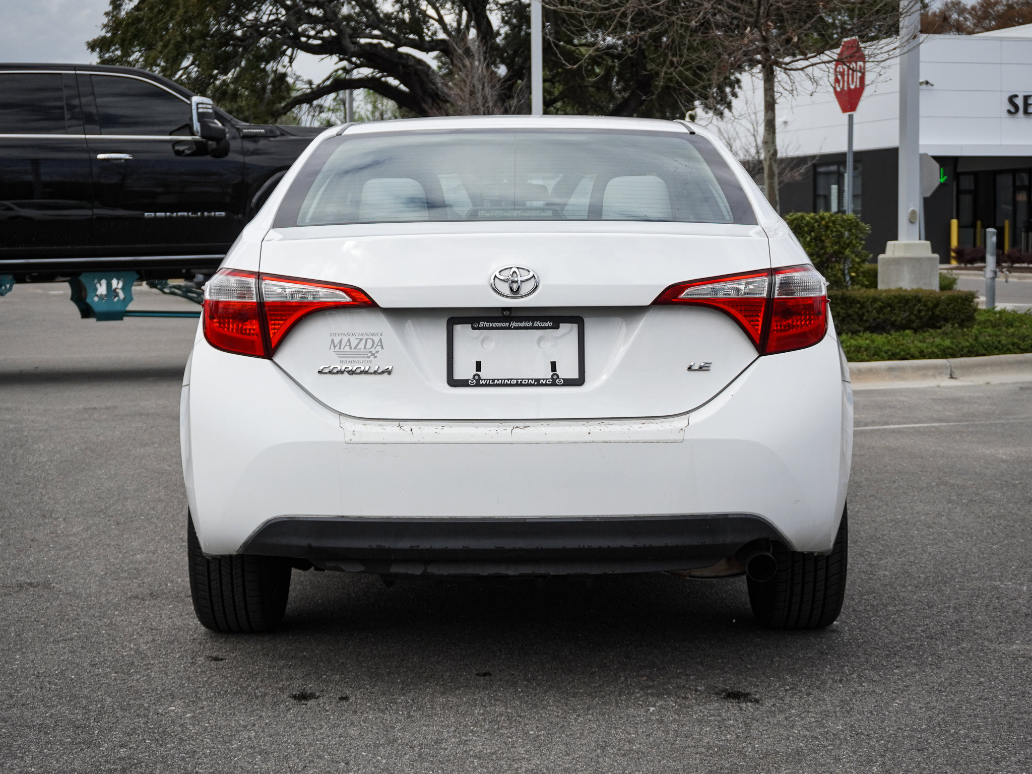 2015 Toyota Corolla LE photo 3