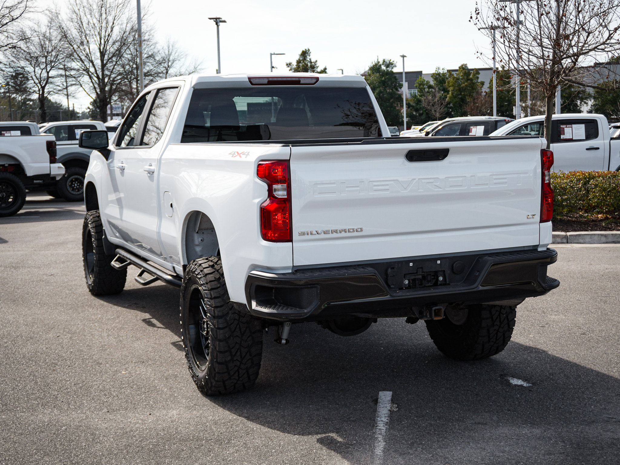 2025 Chevrolet Silverado 1500 LT photo 5
