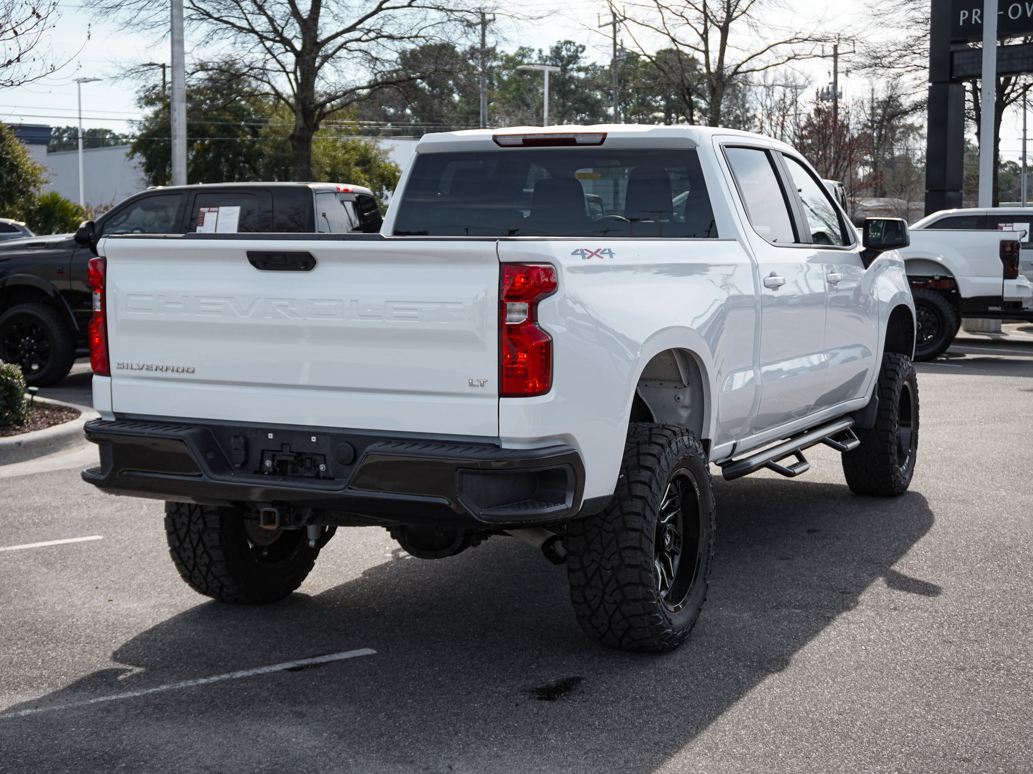 2025 Chevrolet Silverado 1500 LT photo 3