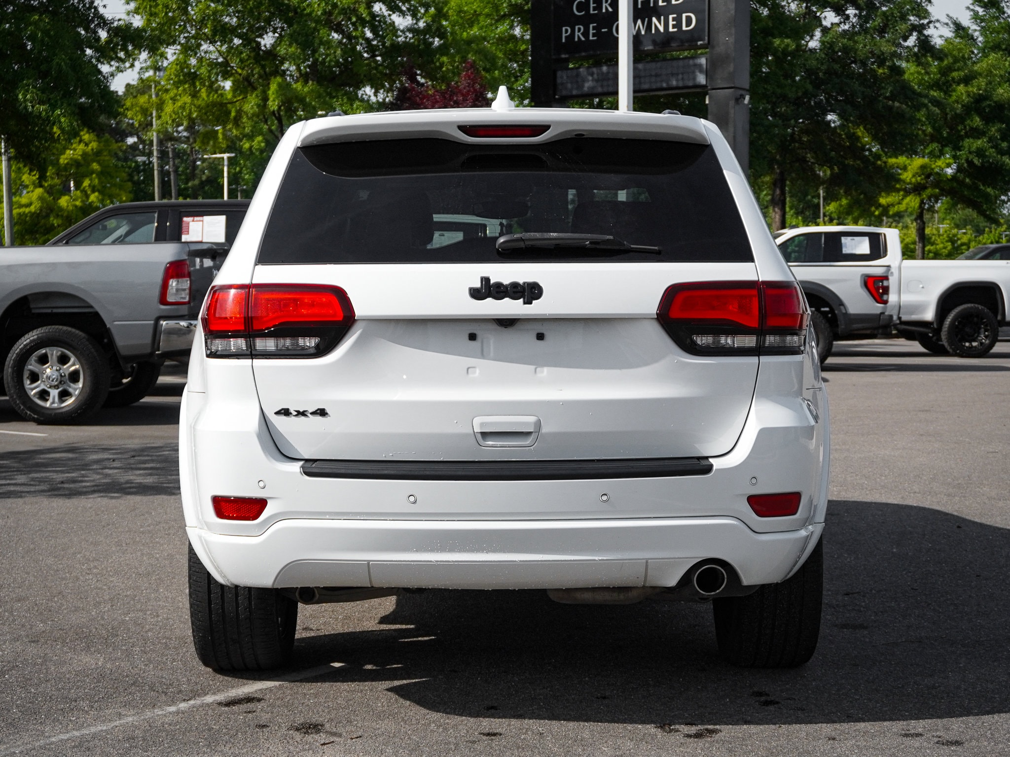 2019 Jeep Grand Cherokee Altitude photo 3