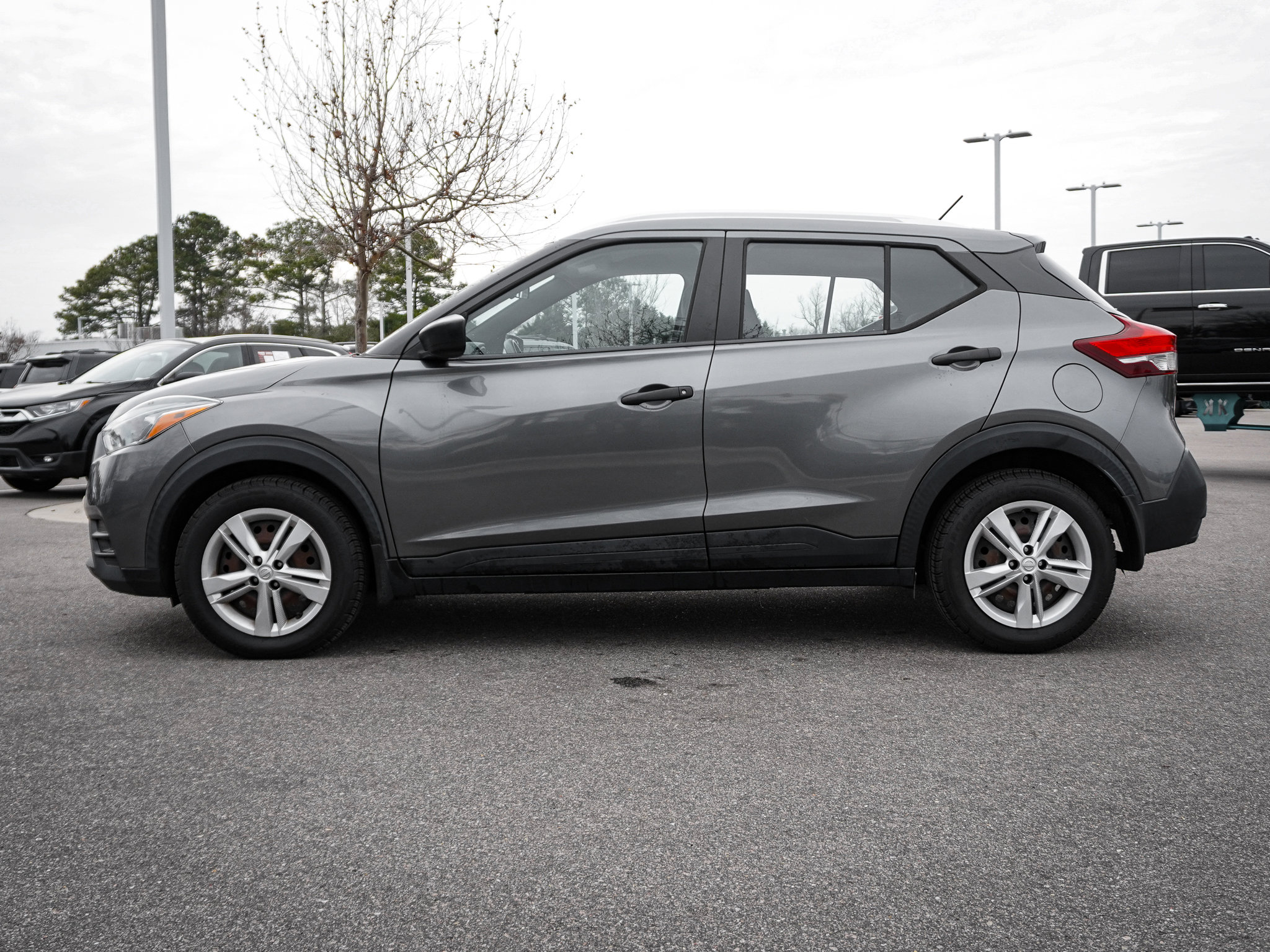 2019 Nissan Kicks S photo 6