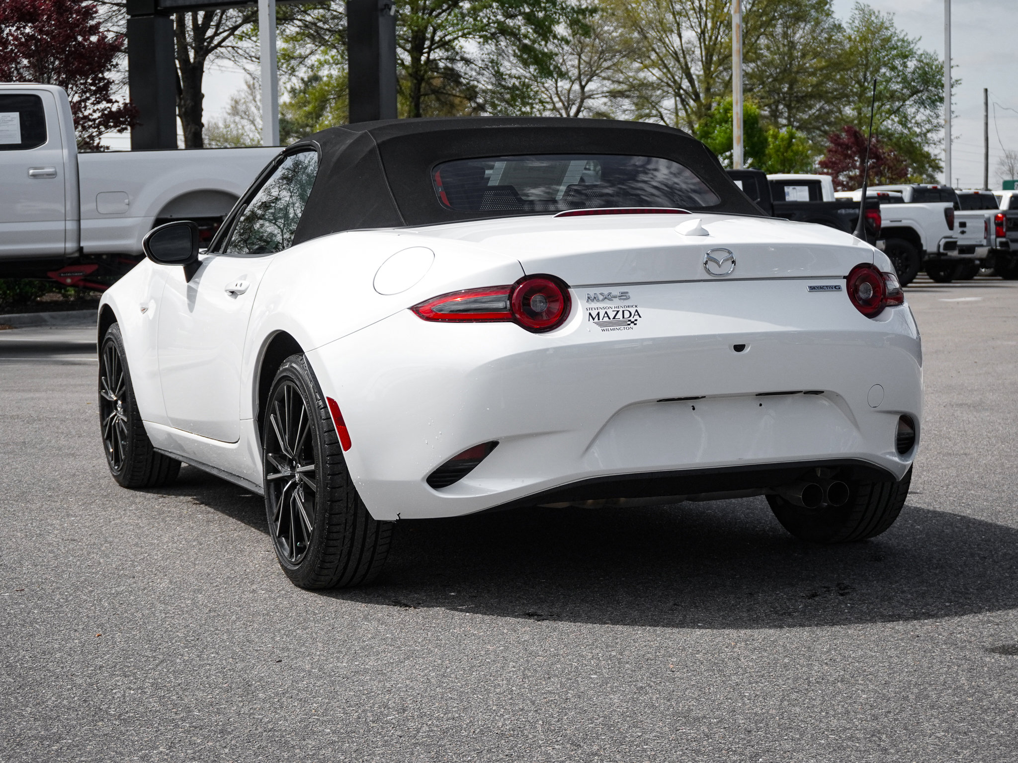 2025 Mazda MX-5 Miata Grand Touring photo 3