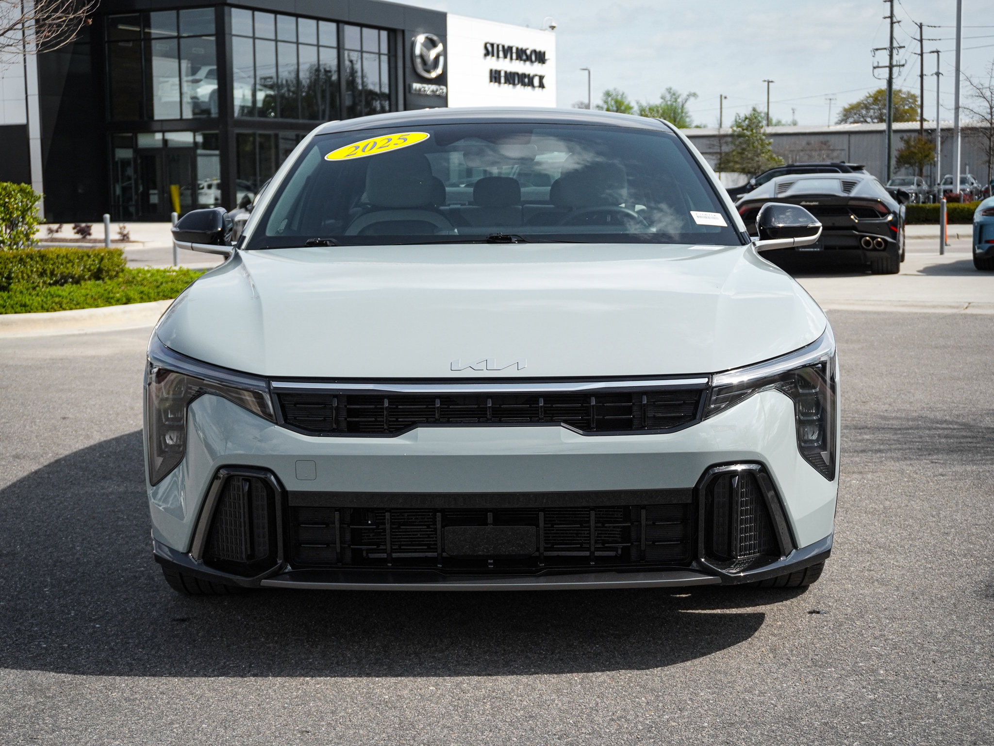 2025 Kia K4 GT-Line photo 2