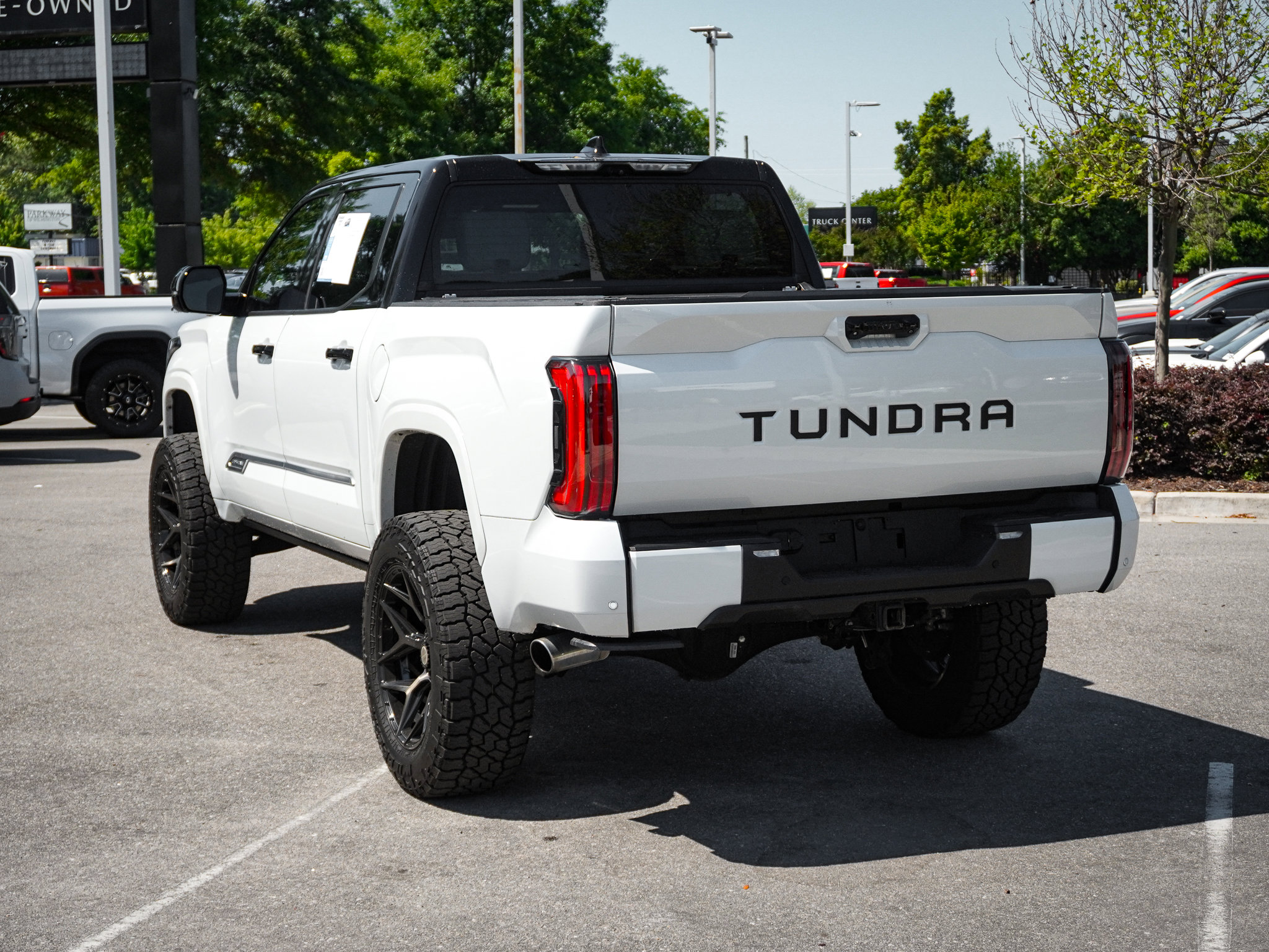 2023 Toyota Tundra 4WD Capstone Hybrid photo 5