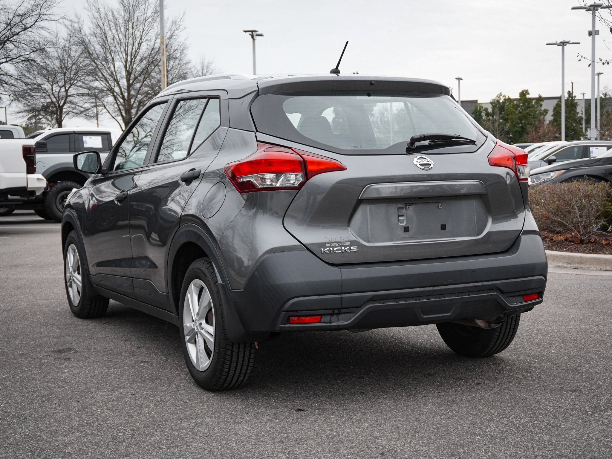 2019 Nissan Kicks S photo 3