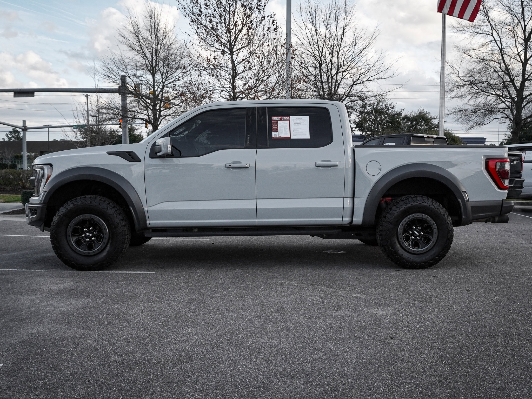 2023 Ford F-150 Raptor photo 5