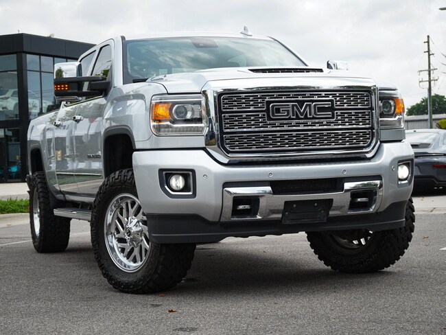 2019 GMC Sierra 2500HD Denali Pickup