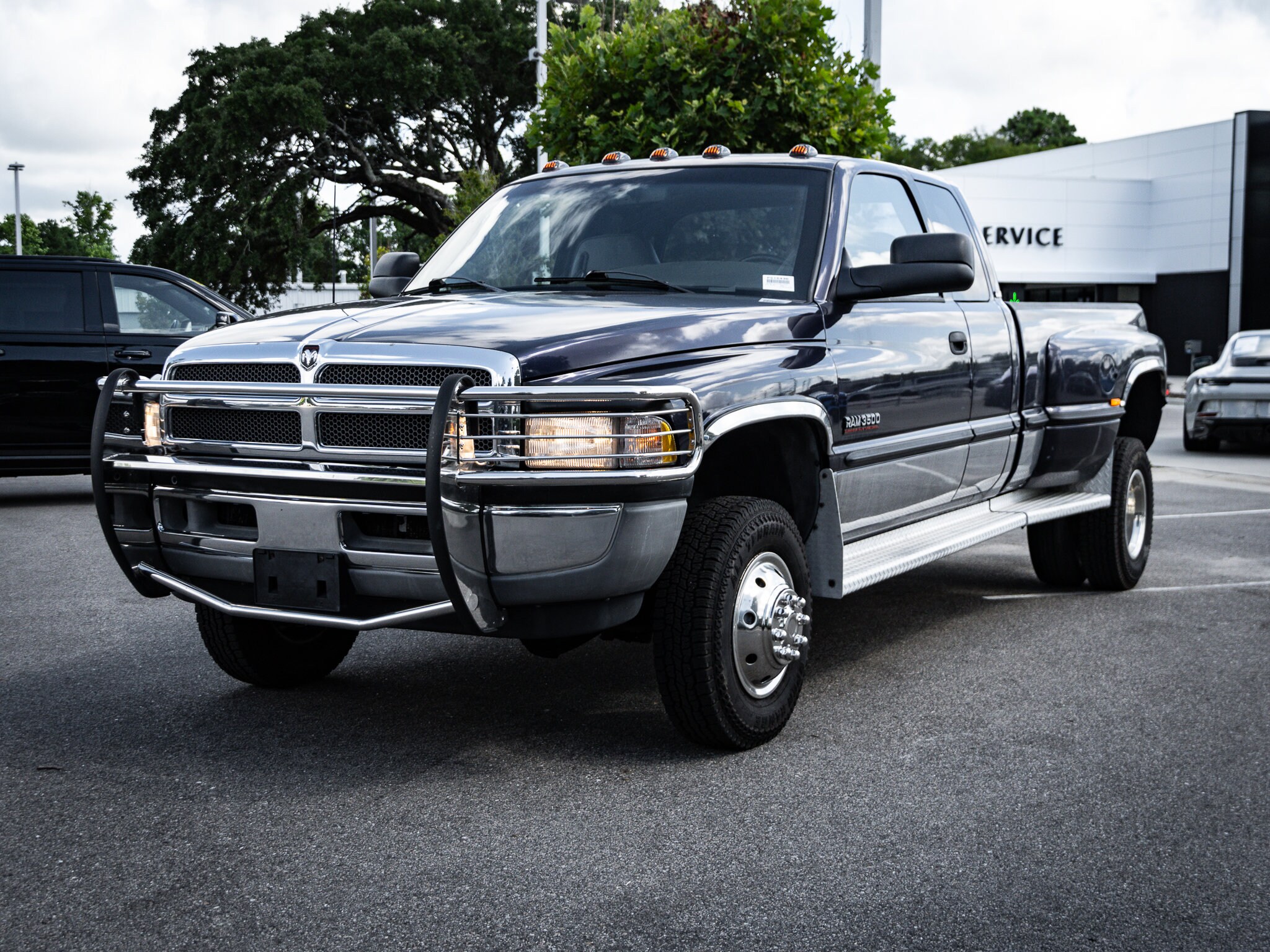 1999 Dodge Ram 3500 Laramie SLT photo 2