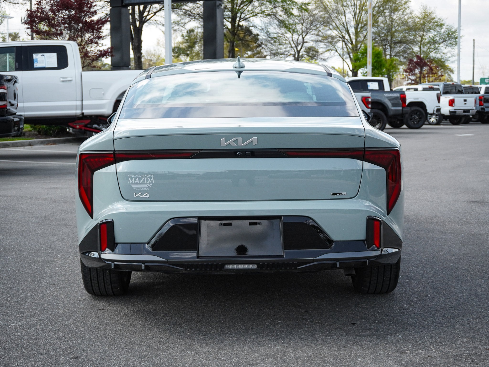 2025 Kia K4 GT-Line photo 3