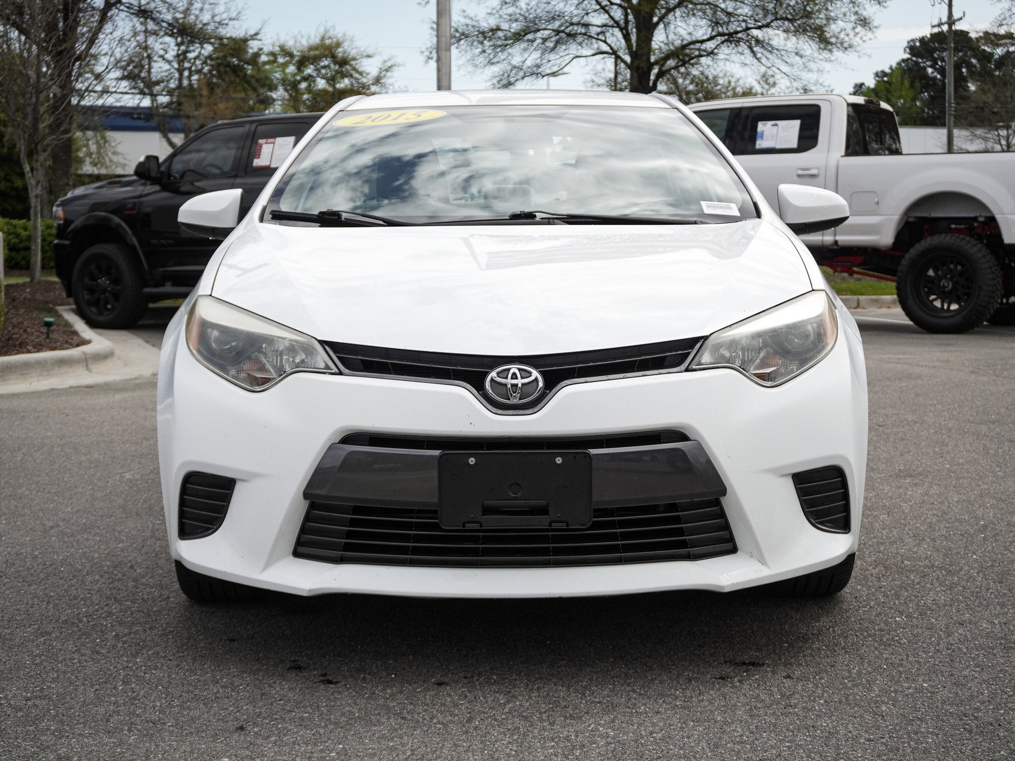 2015 Toyota Corolla LE photo 2