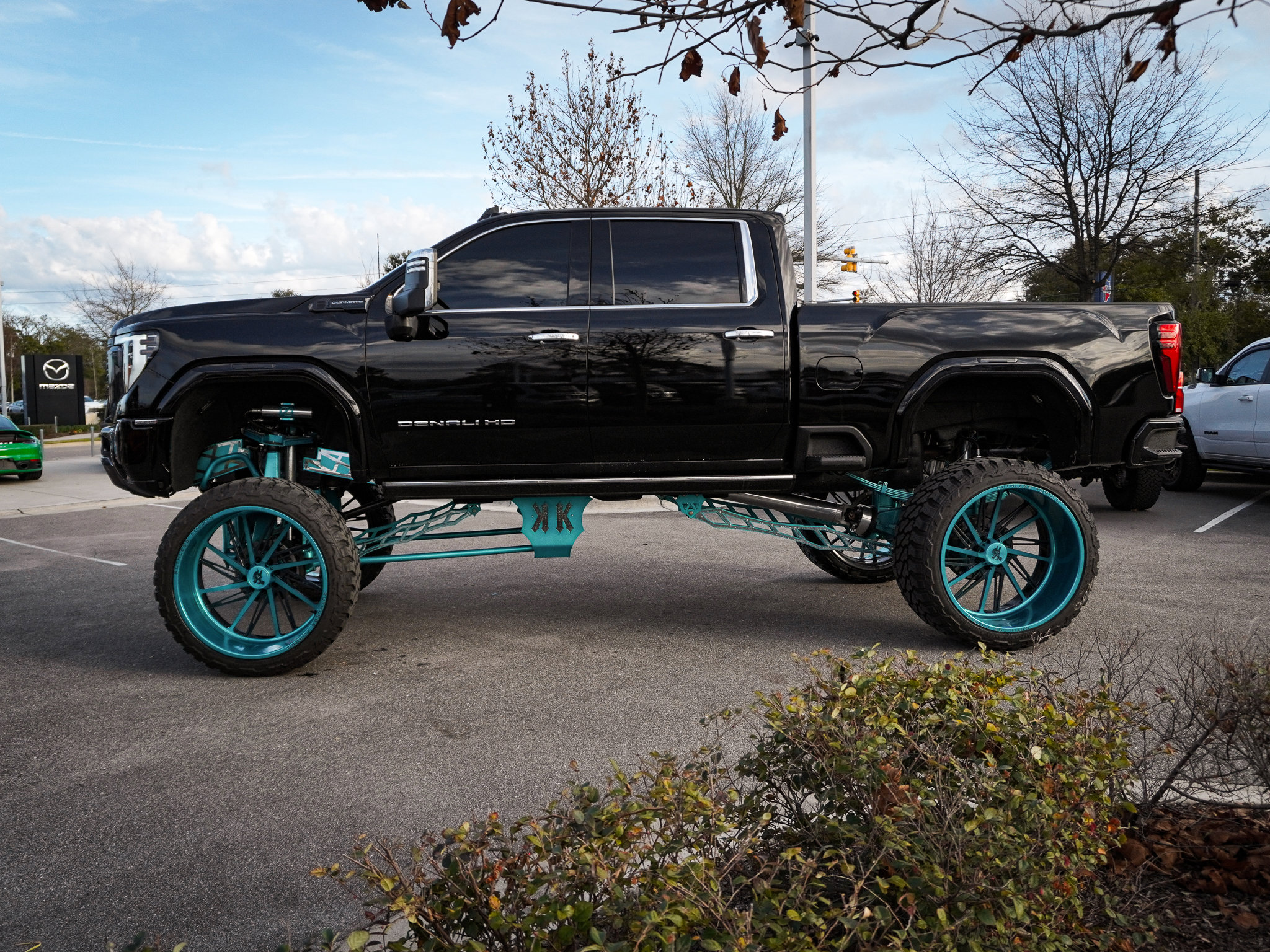 2024 GMC Sierra 2500HD Denali Ultimate photo 4