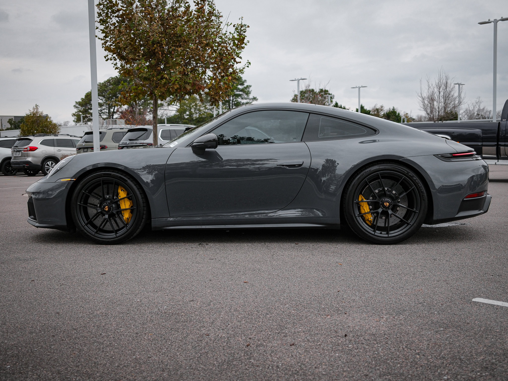 2025 Porsche 911 Carrera 4 GTS photo 4