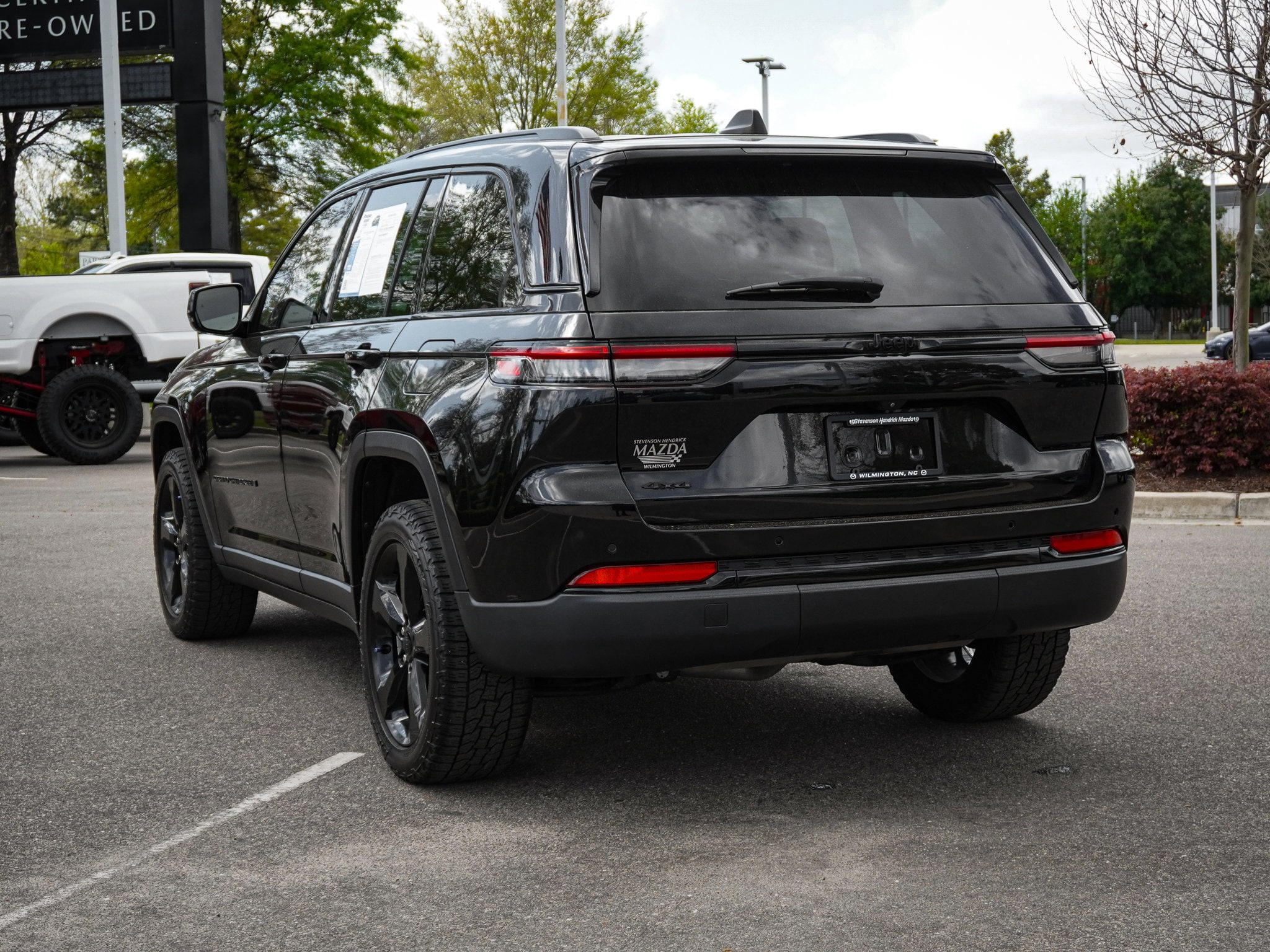 2023 Jeep Grand Cherokee Altitude photo 6