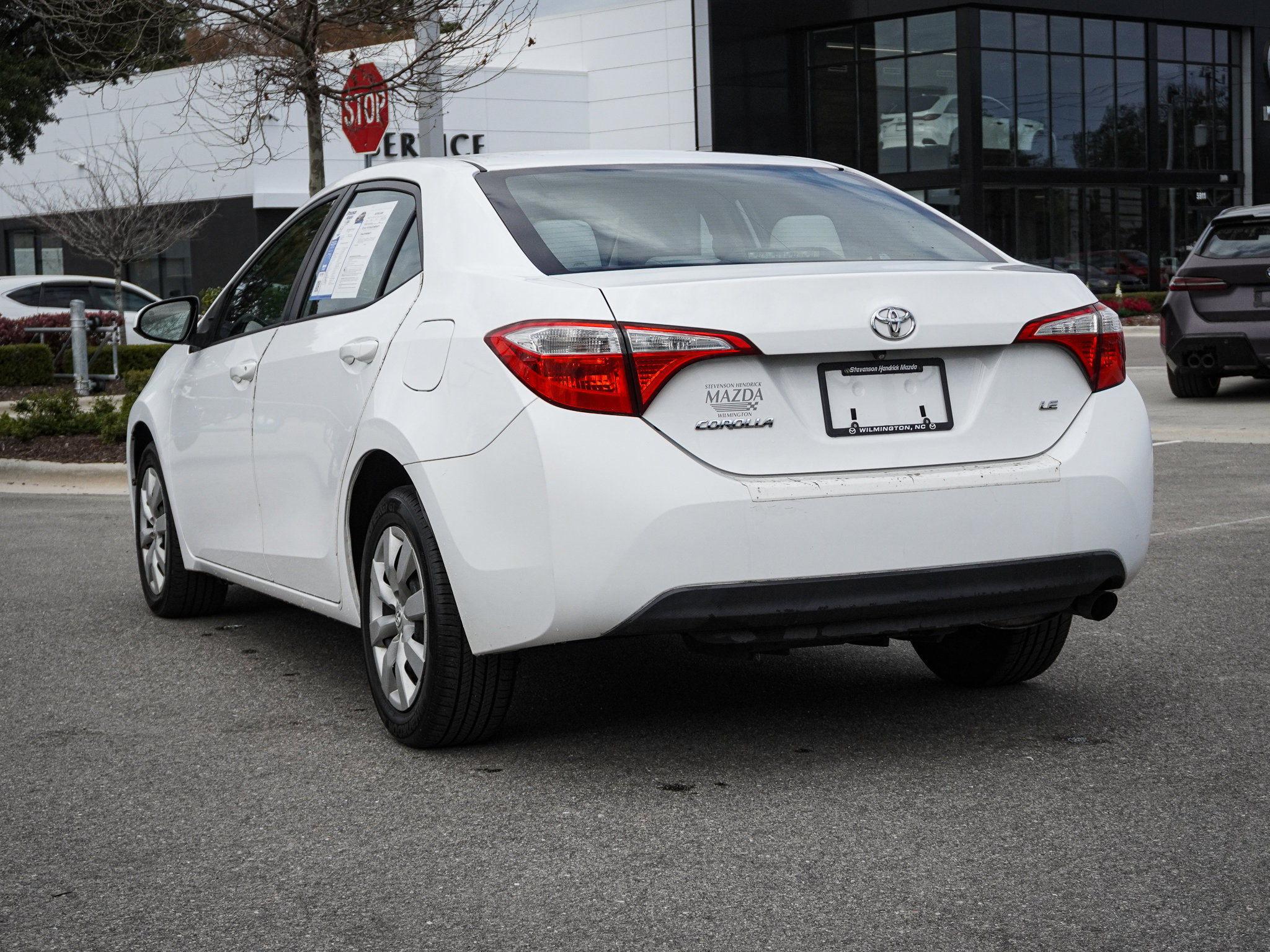 2015 Toyota Corolla LE photo 6