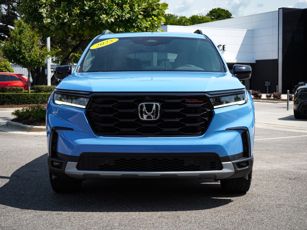 Used 2025 Honda Pilot TrailSport SUV
