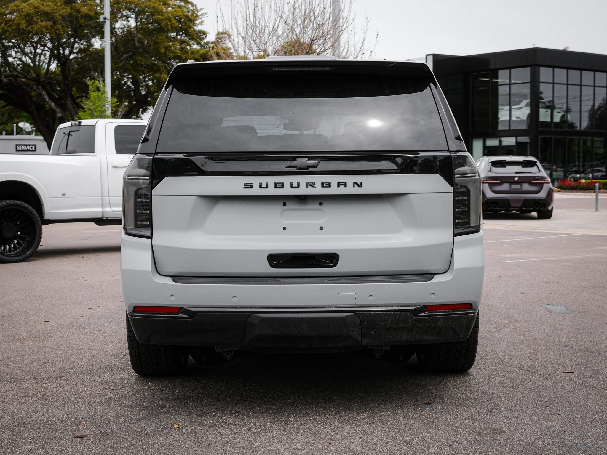 2025 Chevrolet Suburban LT photo 6