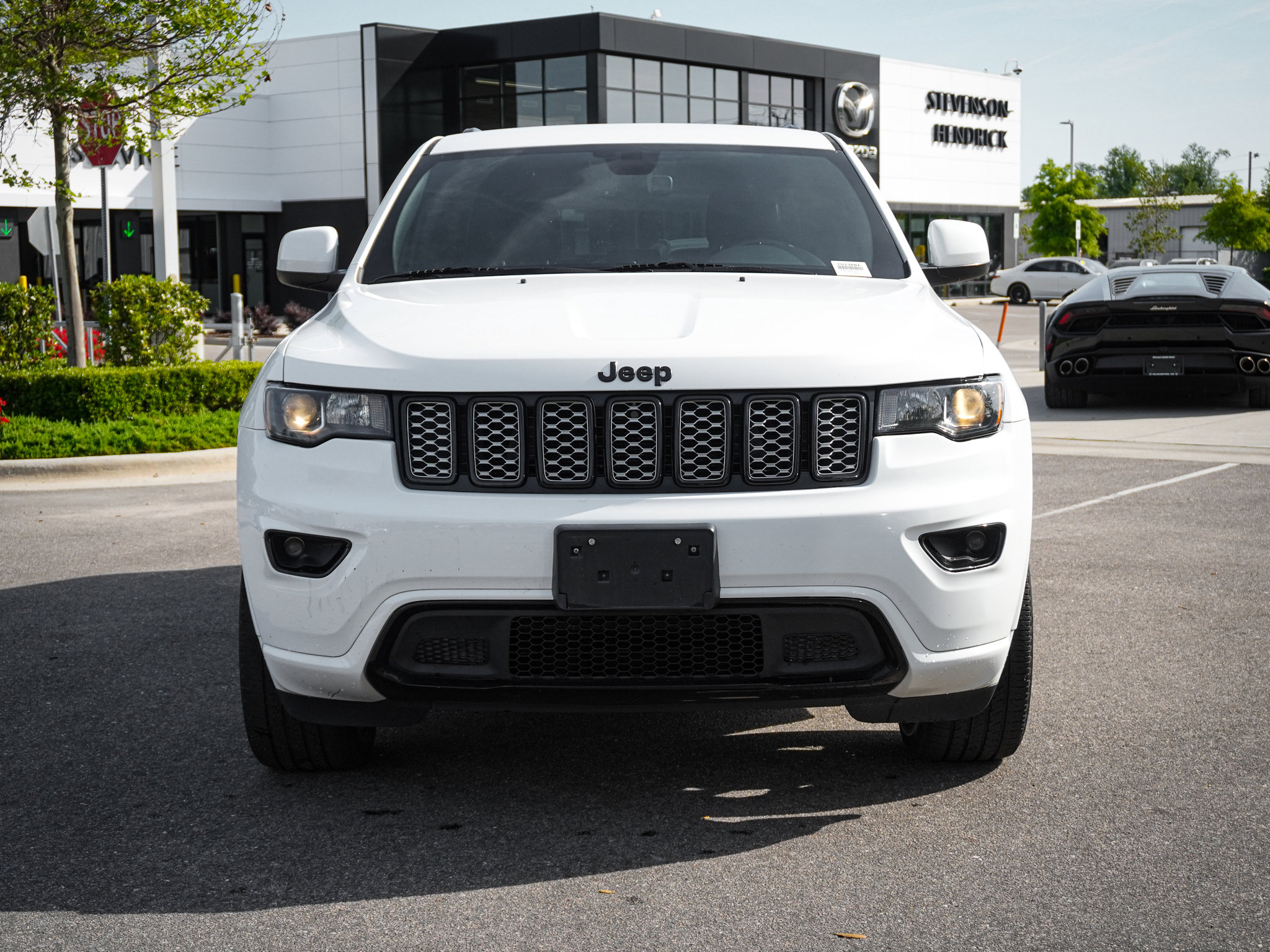 2019 Jeep Grand Cherokee Altitude photo 2