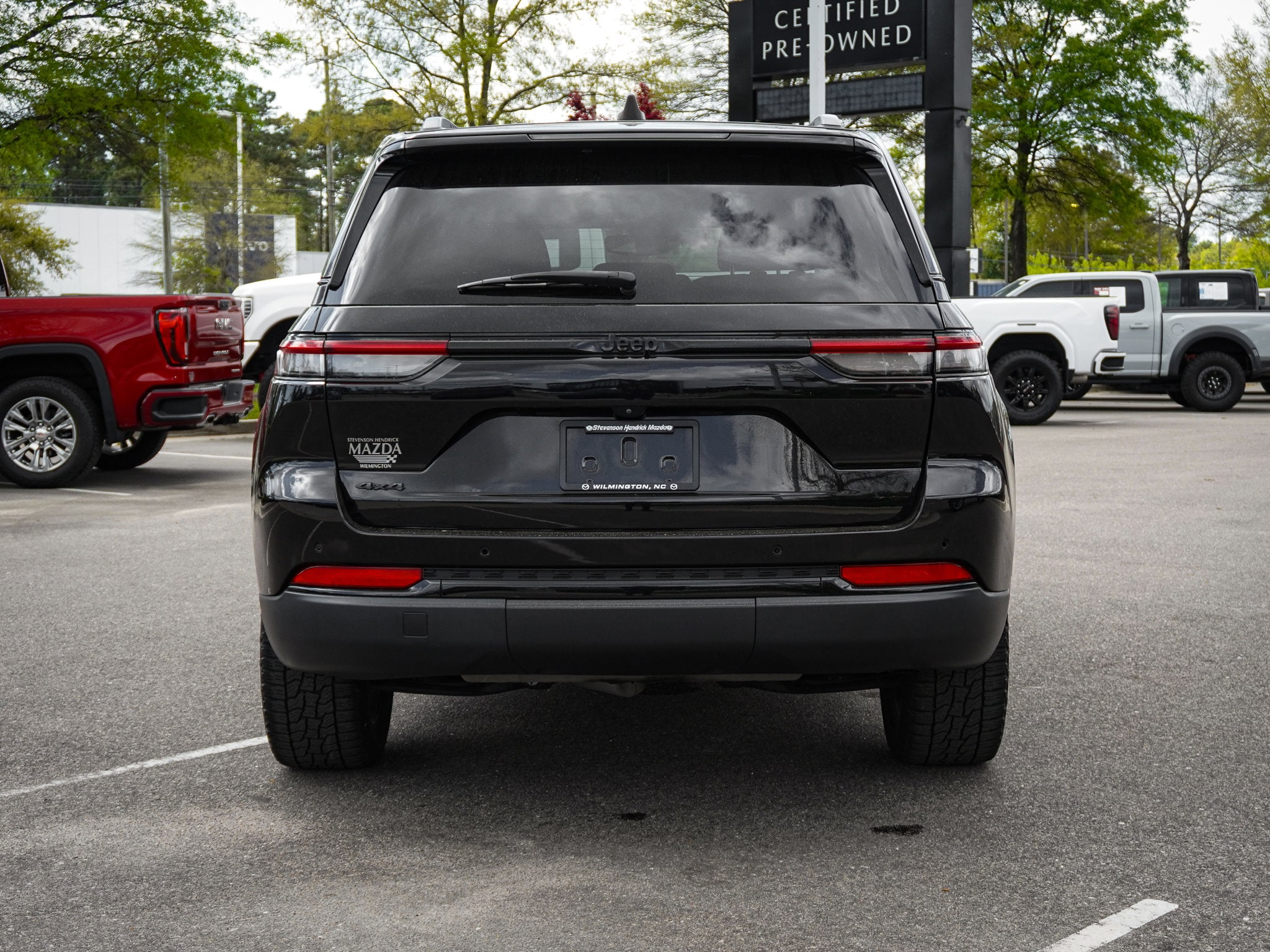 2023 Jeep Grand Cherokee Altitude photo 3
