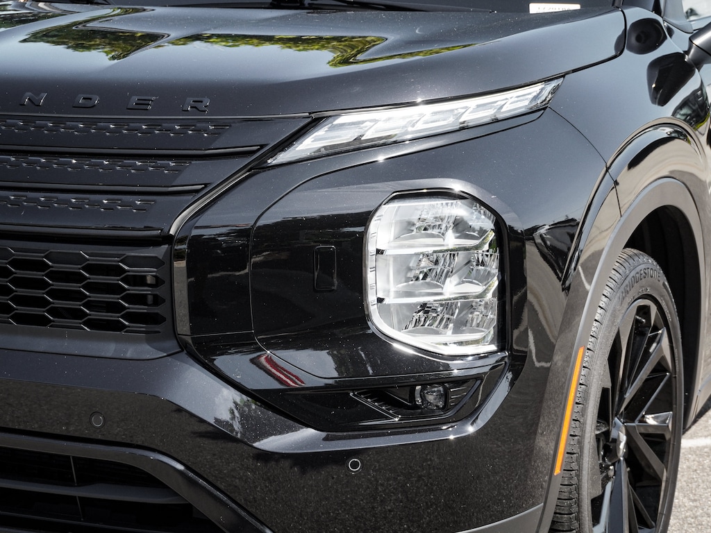 Used 2025 Mitsubishi Outlander Plug-In Hybrid SEL Black Edition SUV