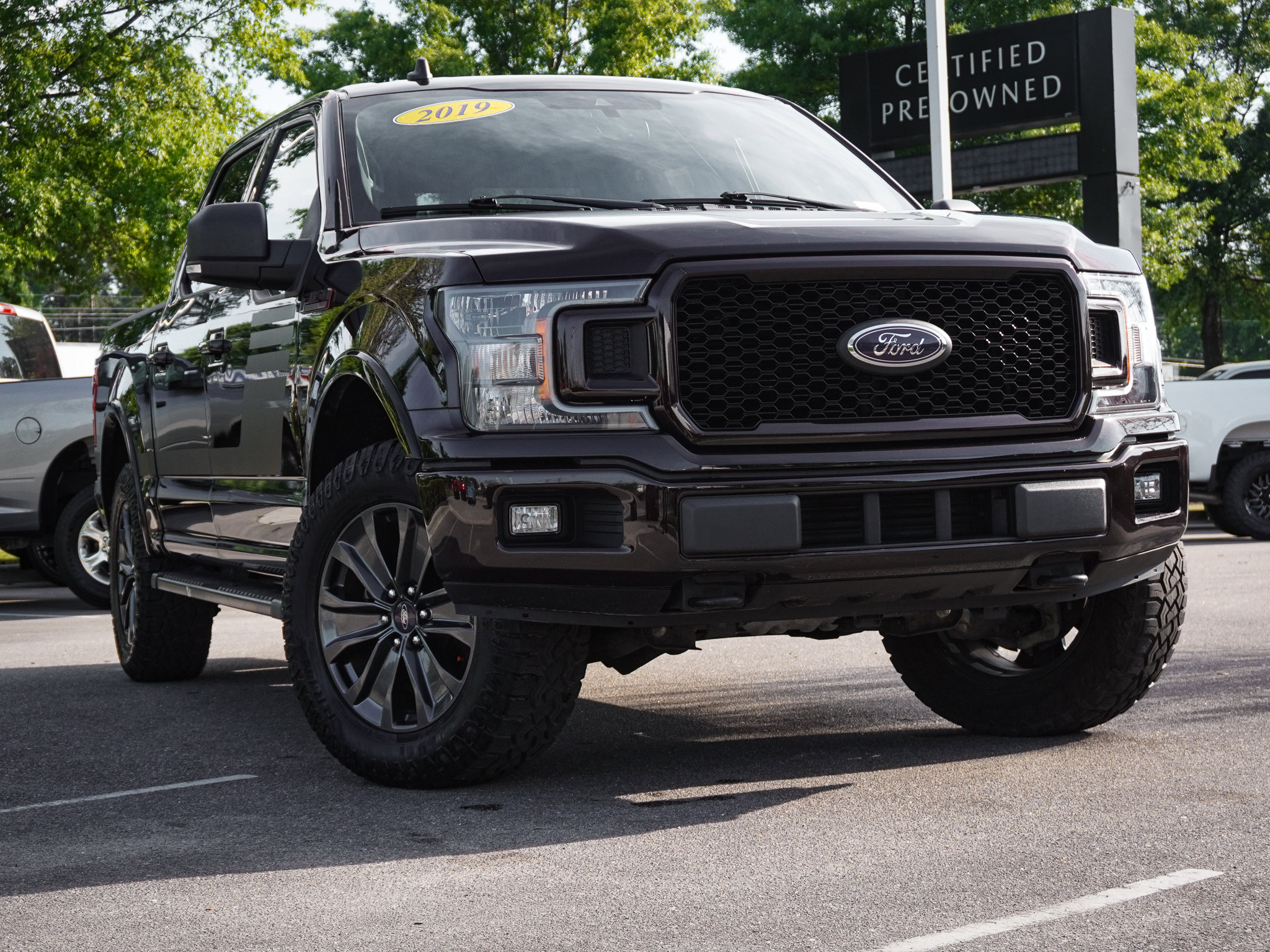 2019 Ford F-150 XLT photo 2