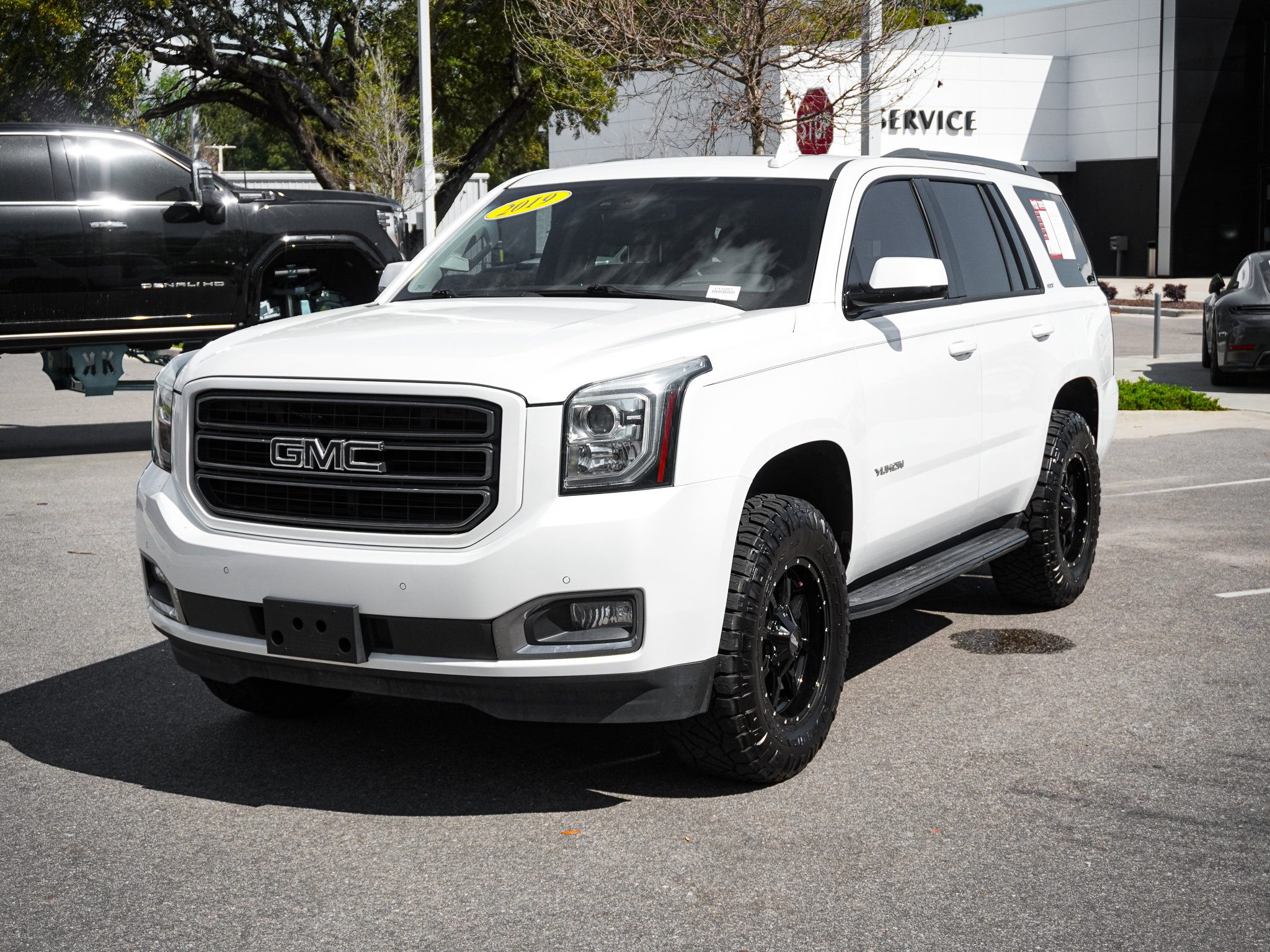 2019 GMC Yukon SLT photo 2