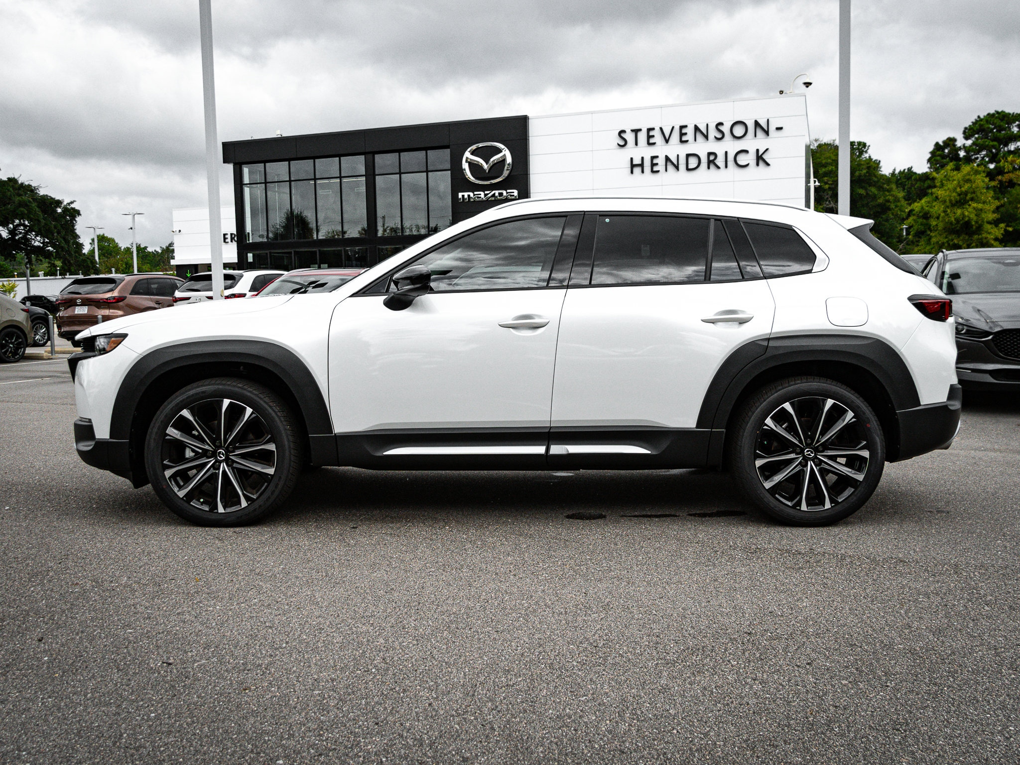 2025 Mazda CX-50 2.5 Turbo Premium Package photo 4
