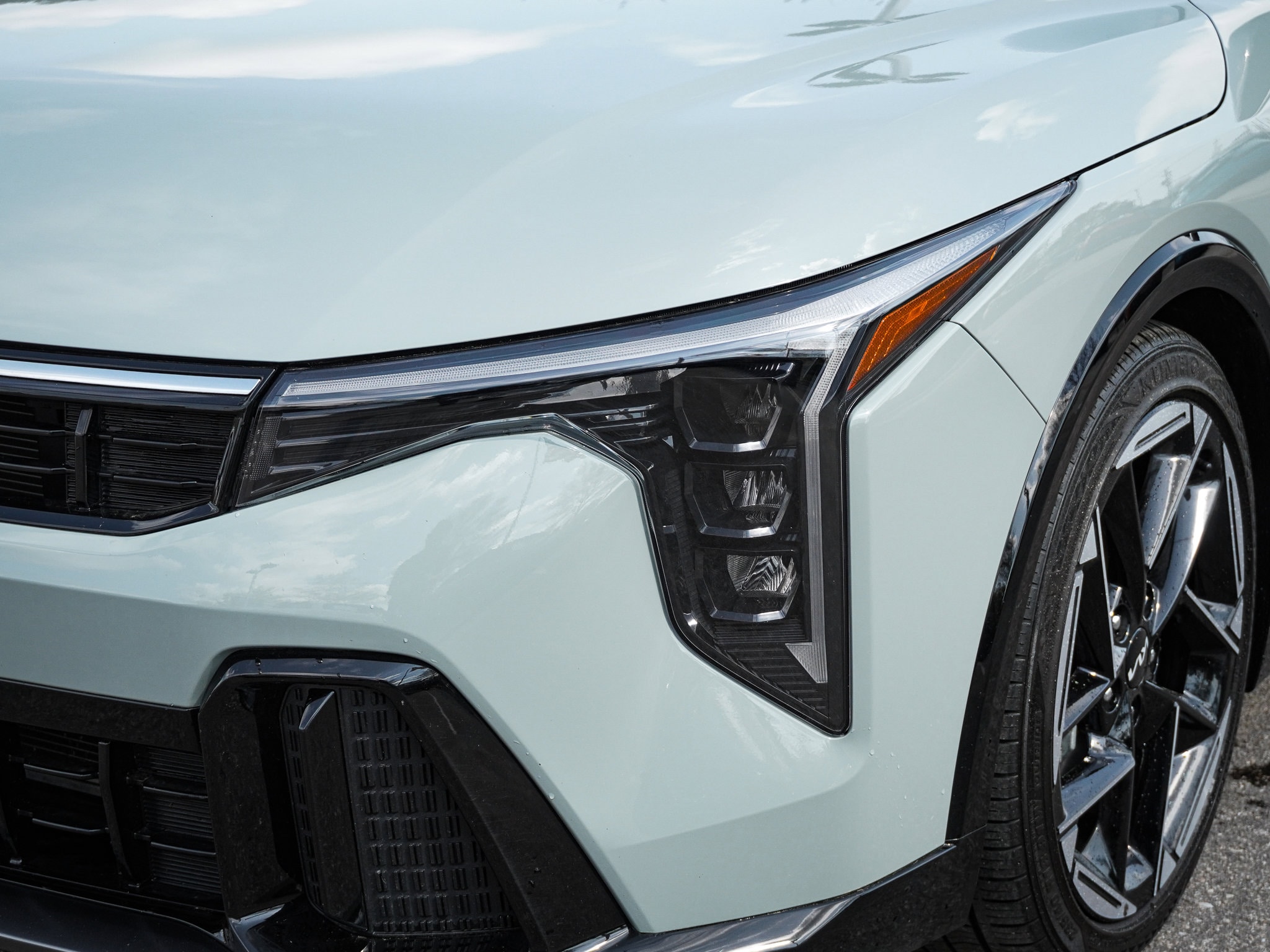 2025 Kia K4 GT-Line photo 4