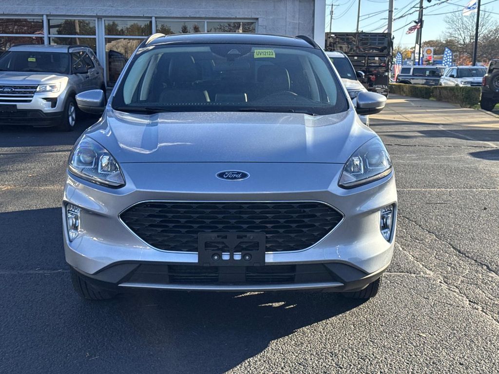 2022 Ford Escape SEL Sport photo 2