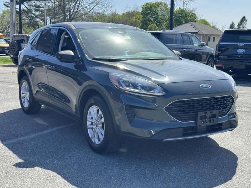 Used 2022 Ford Escape SE with VIN 1FMCU9G69NUA72357 for sale in Patchogue, NY