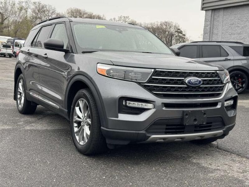 Used 2022 Ford Explorer XLT with VIN 1FMSK8DH5NGA69455 for sale in Patchogue, NY