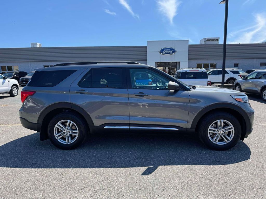 2022 Ford Explorer XLT photo 4