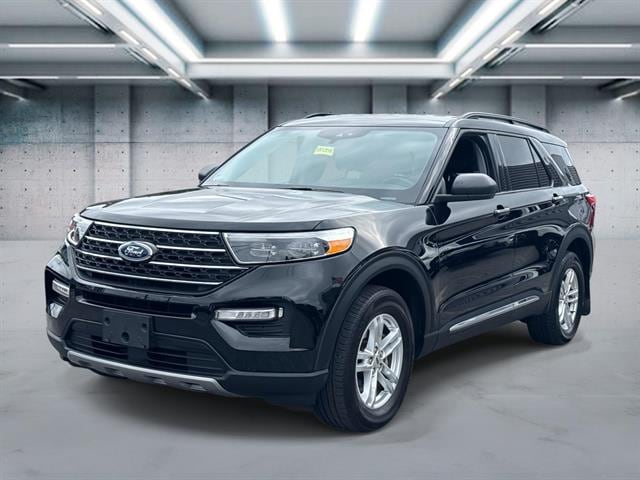 2023 Ford Explorer XLT's photo