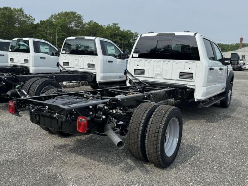 2025 Ford F-550 XL photo 2