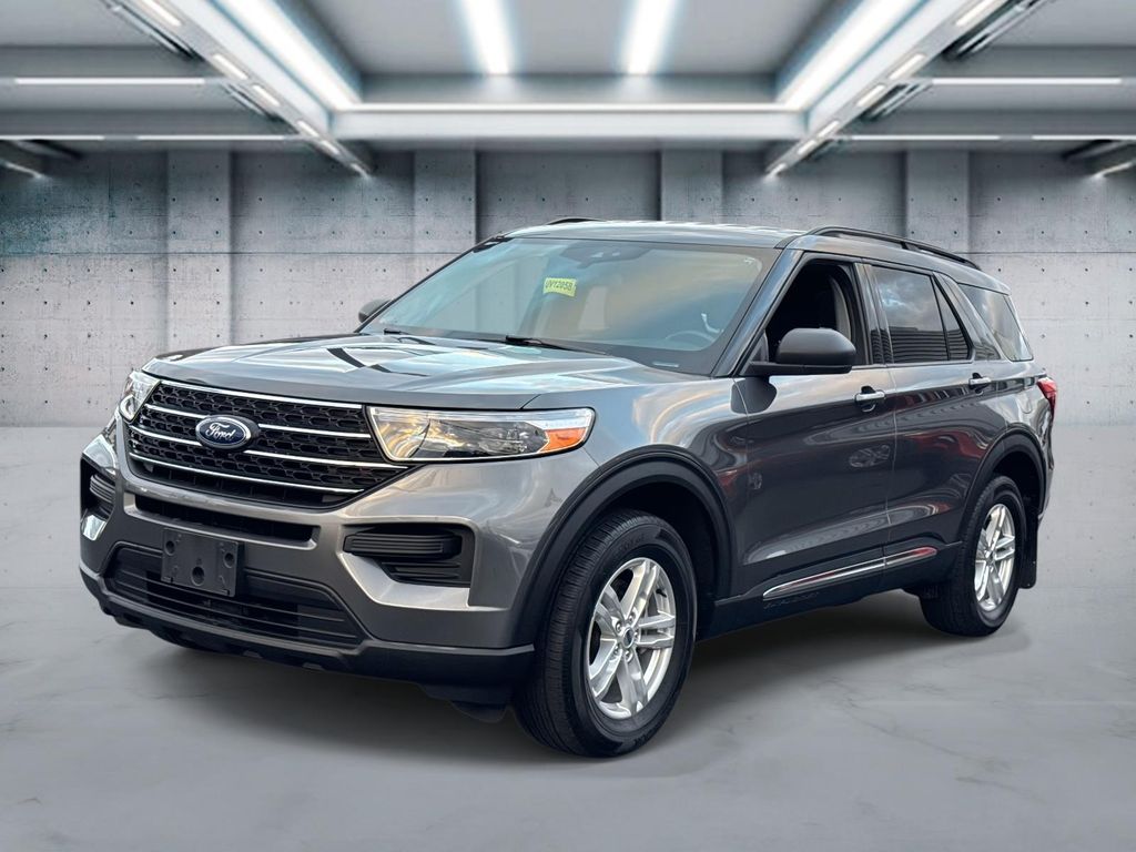 2022 Ford Explorer XLT's photo