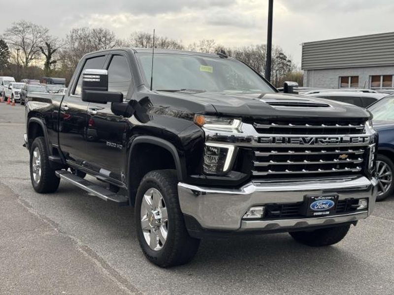 2023 Chevrolet Silverado 2500HD LTZ photo 2