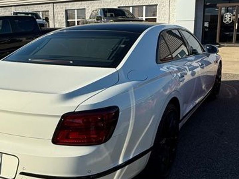 2024 Bentley Flying Spur Speed photo 4
