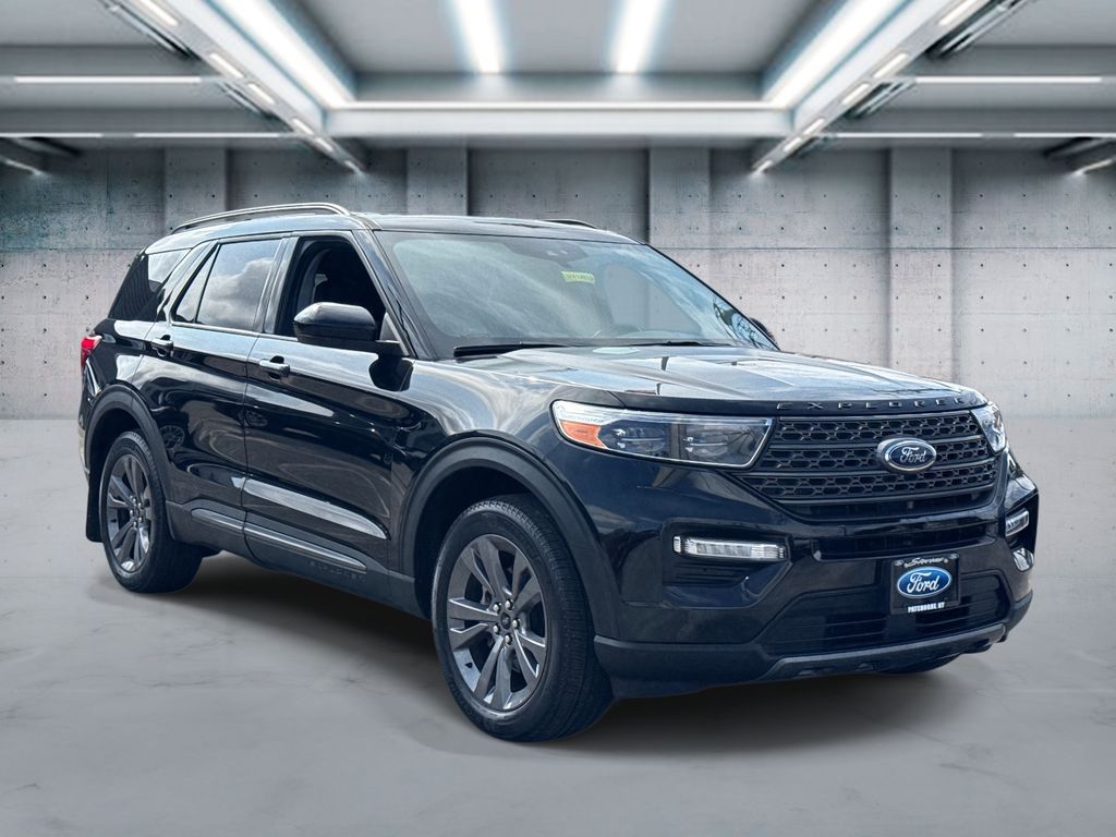 2022 Ford Explorer XLT photo 3