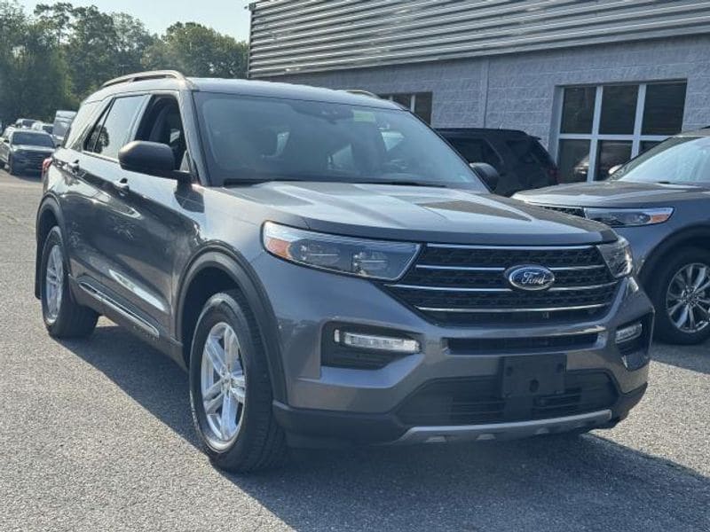 Used 2022 Ford Explorer XLT with VIN 1FMSK8DH3NGA68580 for sale in Patchogue, NY