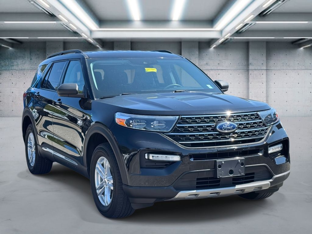 2022 Ford Explorer XLT photo 2