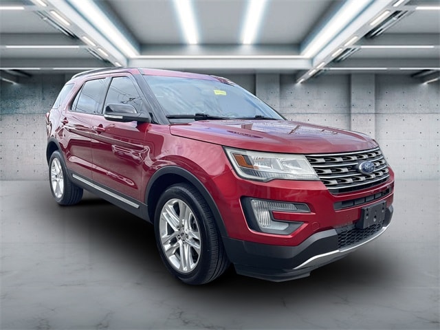 Used 2016 Ford Explorer XLT with VIN 1FM5K8D81GGB70461 for sale in Patchogue, NY