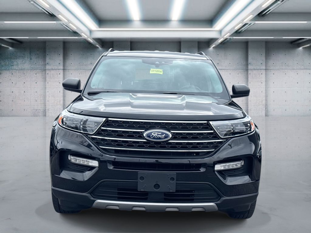 2023 Ford Explorer XLT photo 2