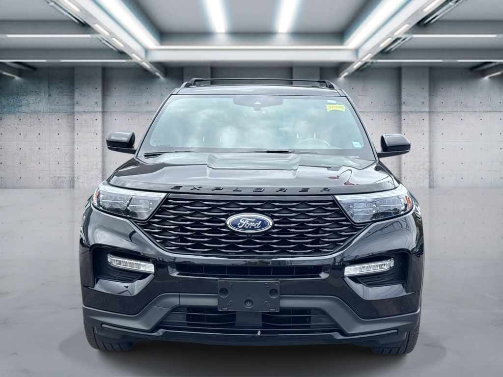 2023 Ford Explorer ST-Line photo 2