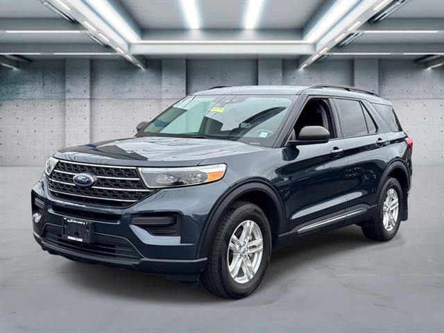 2023 Ford Explorer XLT SUV